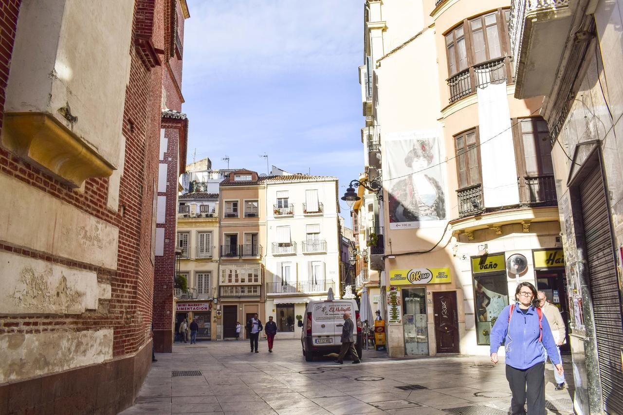 Letmalaga Comedy Exterior photo